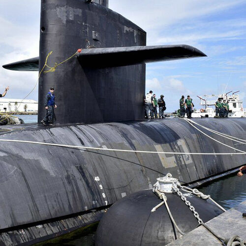 กรณี บริษัท ล่าสุดเกี่ยวกับ Advanced Submarine Fenders Ensure Gentle and Reliable Underwater Berthing Protection