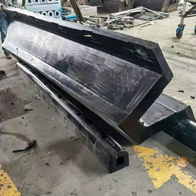 V300 * 1000L ยางธรรมชาติสีดำ V Type Fender สำหรับ Port Jetty