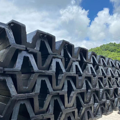 V300 * 1000L ยางธรรมชาติสีดำ V Type Fender สำหรับ Port Jetty