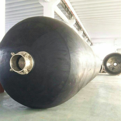 US Navy Submarine Fenders 50kPa D3.3m NR บังโคลน Hydropneumatic ลอยในแนวตั้ง