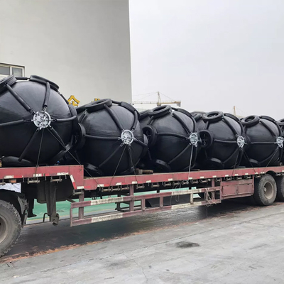 26 ชั้น 2.5M Yokohama Rubber Fender 50kPa Floating Dock Fenders