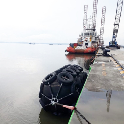 4.5 * 9.0M บังโคลนยางลม STS Dock Mounted Fenders 80kPa ISO17357-1: 2014