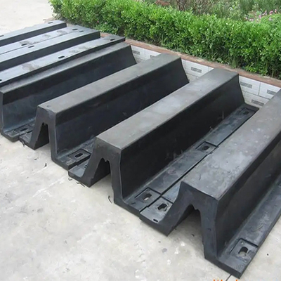 ความต้านทานน้ำมัน V Type Fender PINC2002 Standard Boat Port Berthing Bumper