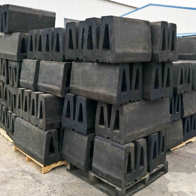 Heavy Duty Tug Boat Fenders ความยืดหยุ่นด้านความปลอดภัยสำหรับ Berthing
