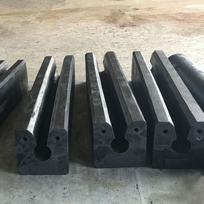 16 MPA Tug Boat Fenders Keyhole Fenders สำหรับการป้องกันบัฟเฟอร์