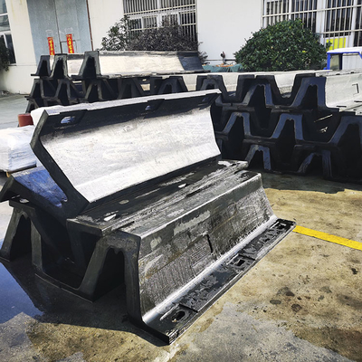 Marine Protection OEM Dock ยางกันกระแทก V Type Arch Pianc 2002