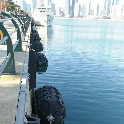 จัดส่งไปยังเรือ Molding Fender Pneumatic Boat Dock ลอยตัวพร้อมยางเครื่องบิน