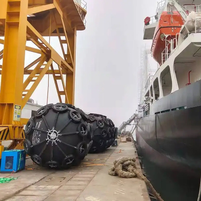 บังโคลนยางโยโกฮาม่าข้างเรือ 50 Kpa สำหรับเรือและท่าเรือ