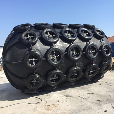 เรือเดินทะเลเรือ 50kPa บังโคลนยางลมพร้อมยางและโซ่ปกป้องเรือเทียบท่า
