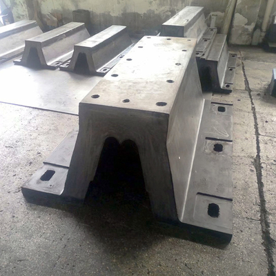 3500mm ความยาว Dock Fender Bumper แบบ V ออกแบบ OEM
