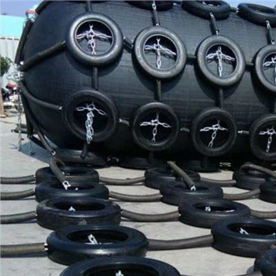 Jumbo Fender With ให้ความสะดวกในการวางเรือและลดเสียงเสียงในระหว่างการชน