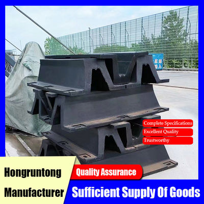 ประเภท V Dock Bumper ความทนทานแรงต่อแรงกระแทก ความทนทานยาวนาน การติดตั้งง่าย