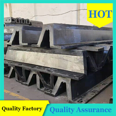 V Dock Fender ความดึงดูดแรงกระแทกสูง ความต้านทานการบดอัดที่ดีมาก อายุการใช้งานยาว