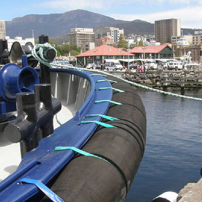 Tug Boat Fenders with High Impact Resistance Durable Anti Aging Performance and Customized Sizes